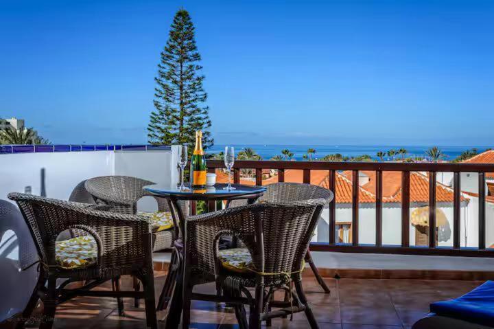 Apartment In Playa De Las Americas 1 Extérieur photo